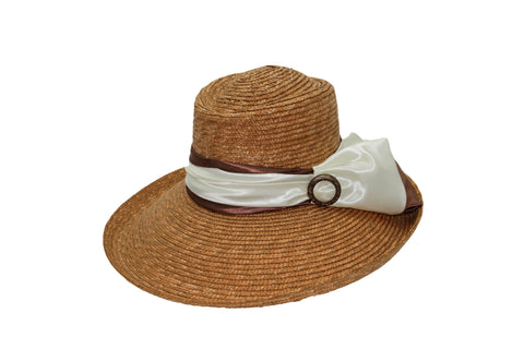Sommerhut aus Bortenstroh